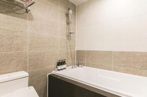 Hotel Chicago Changwon Esterno foto