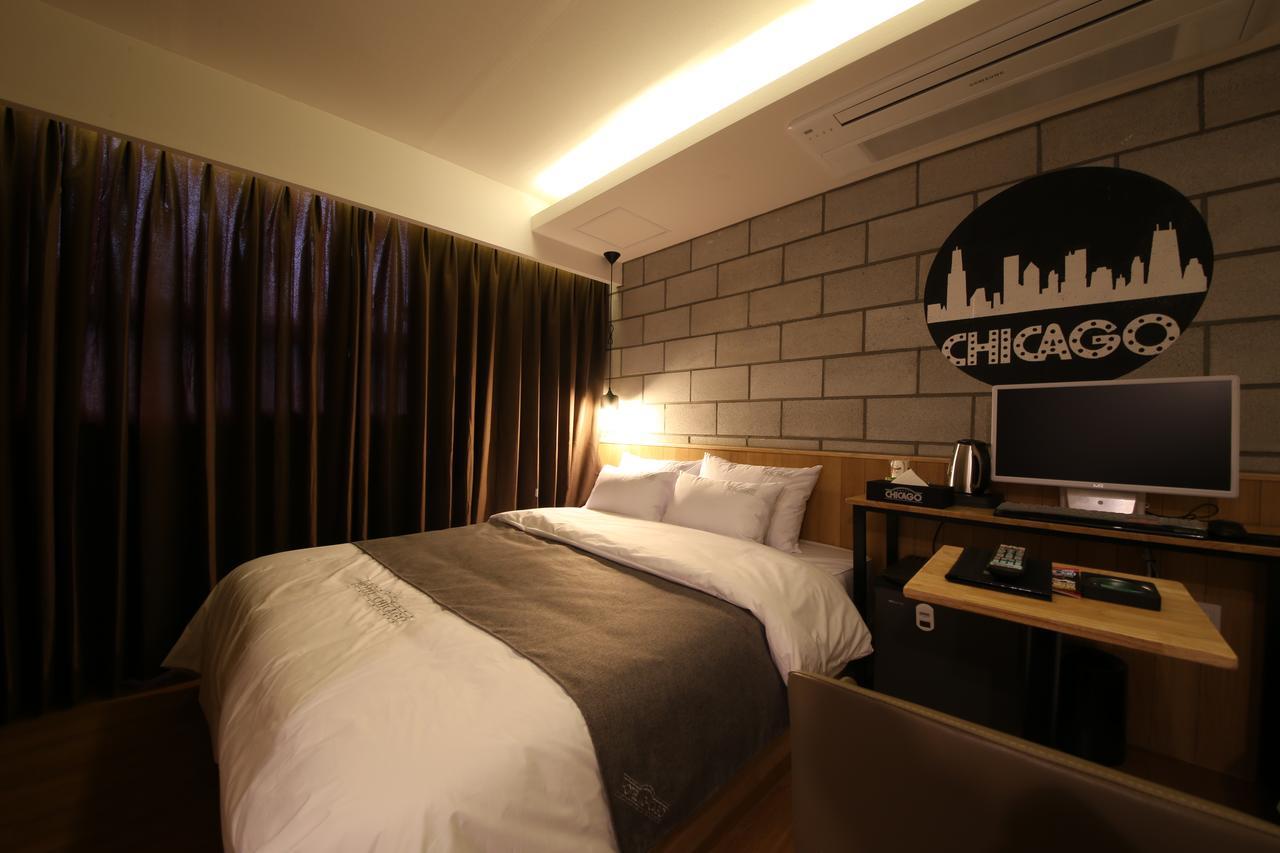 Hotel Chicago Changwon Esterno foto