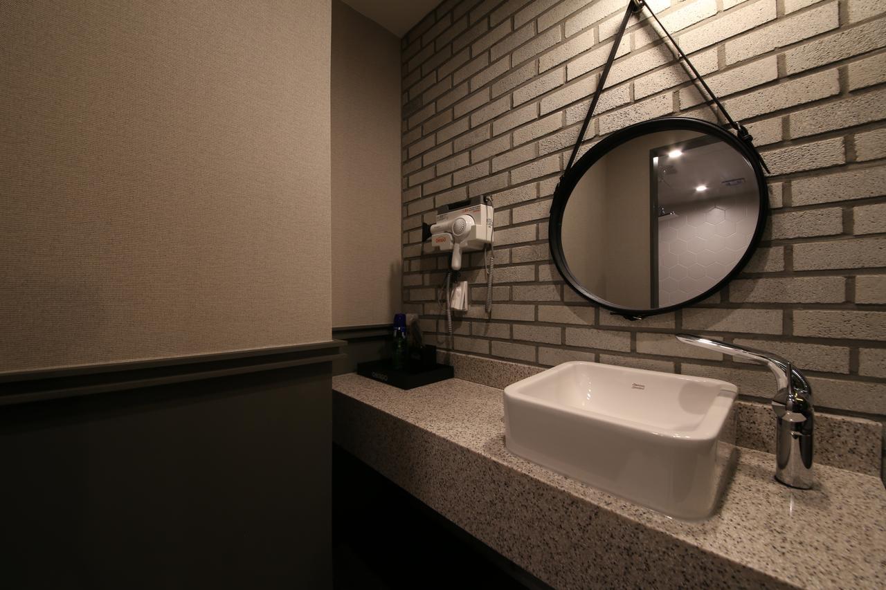 Hotel Chicago Changwon Esterno foto