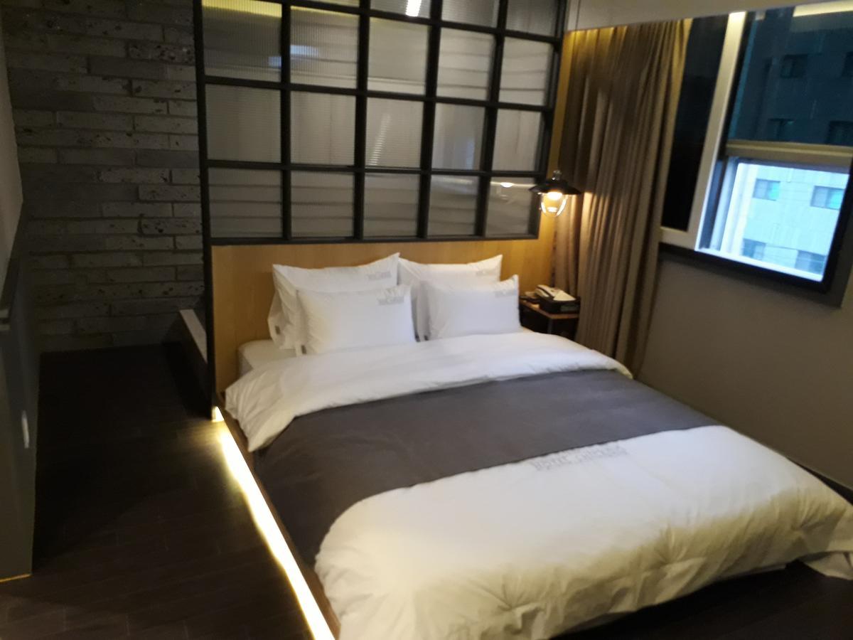 Hotel Chicago Changwon Esterno foto
